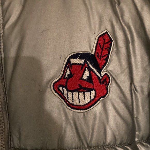 Rare Vintage Silver Puffer Jacket Cleveland Indians Chief Wahoo STARTER - Picture 2 of 10